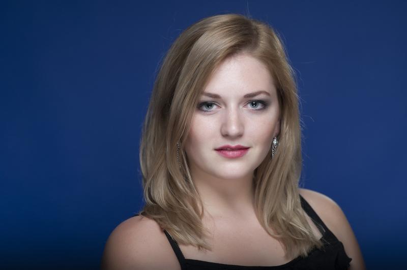 Portrait of Katie Carpenter by Peter Farrar Portraits